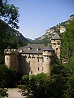 France,_Lozere,_Laval-du-Tarn,_Chateau_de_la_Caze (1)